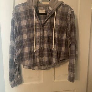 American Eagle Distressed Cropped Plaid Hoodie Shirt - Gray and White